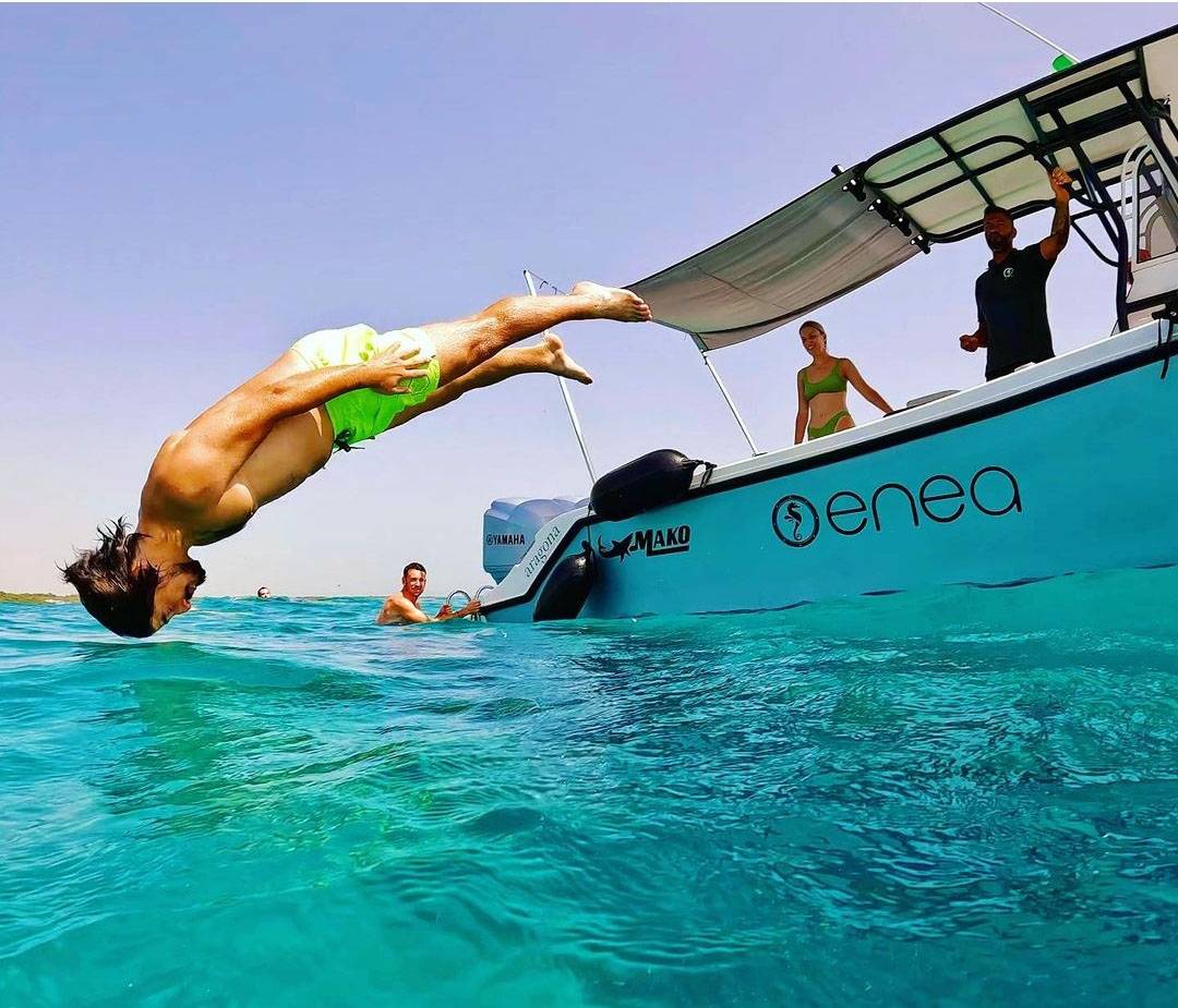 bagno in barca salento